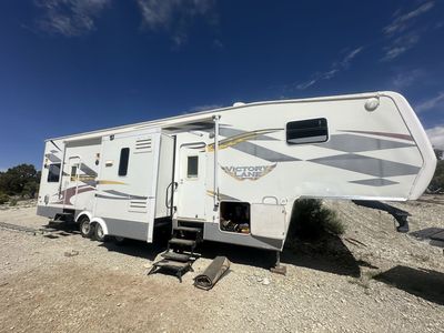 07’ Dutchmen Victory Lane Toy Hauler