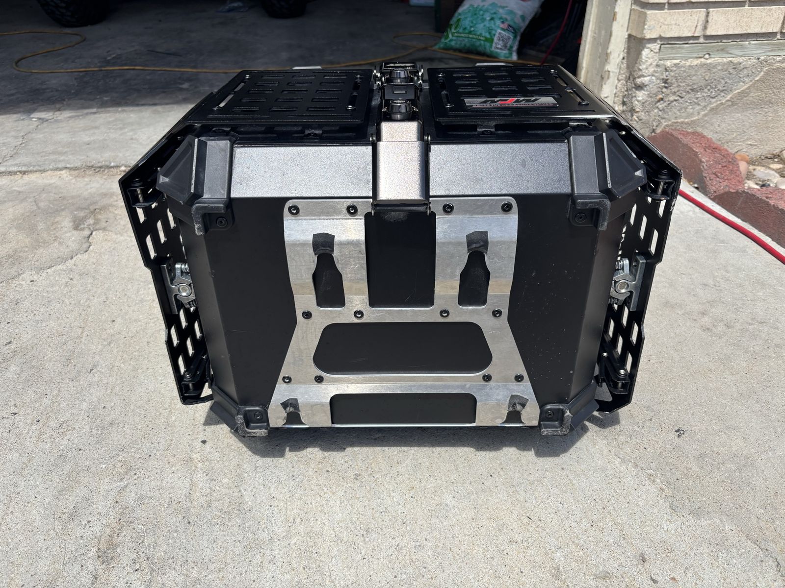 Main image 6