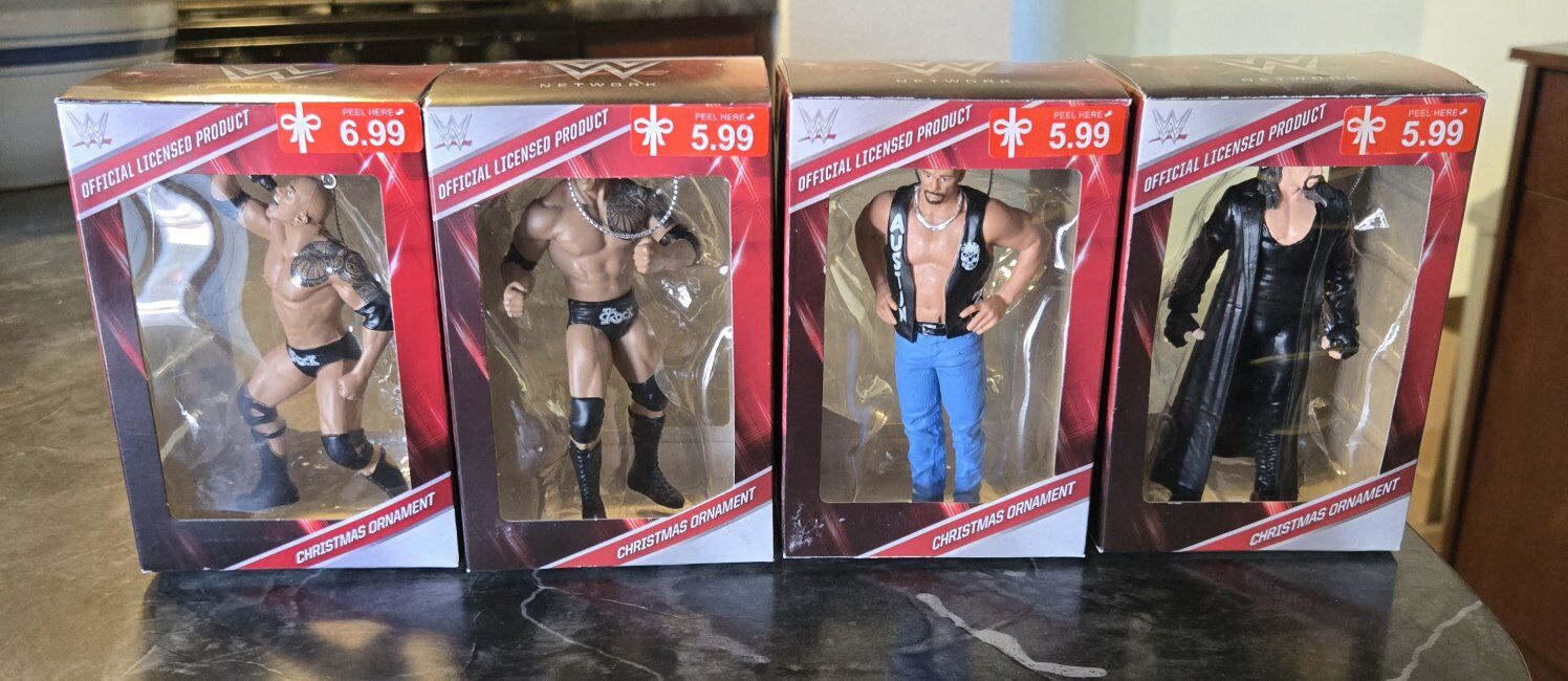 WWE Collectable Ornaments (4)