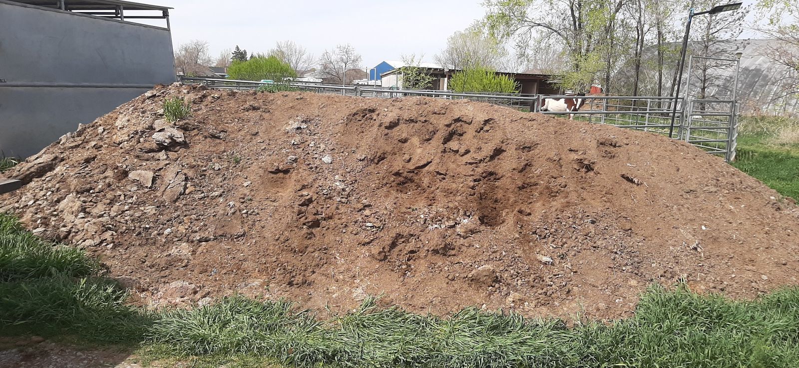 Free Composted Manure & Soil Mix
