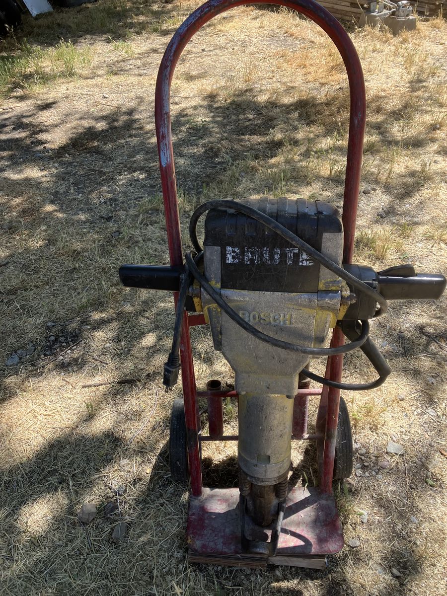 Bosch Brute 60 #  ele. Jack Hammer