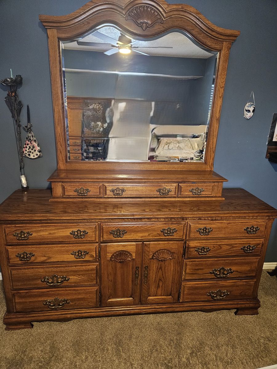 Broyhill Bedroom Set