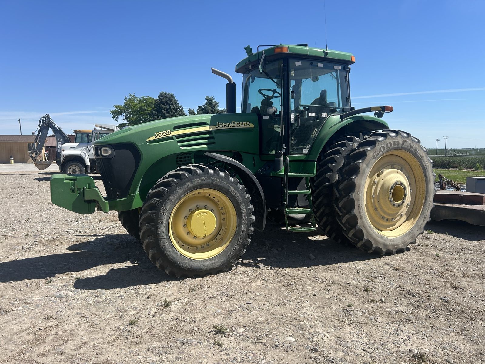 2006 John Deere 7920 Tractor