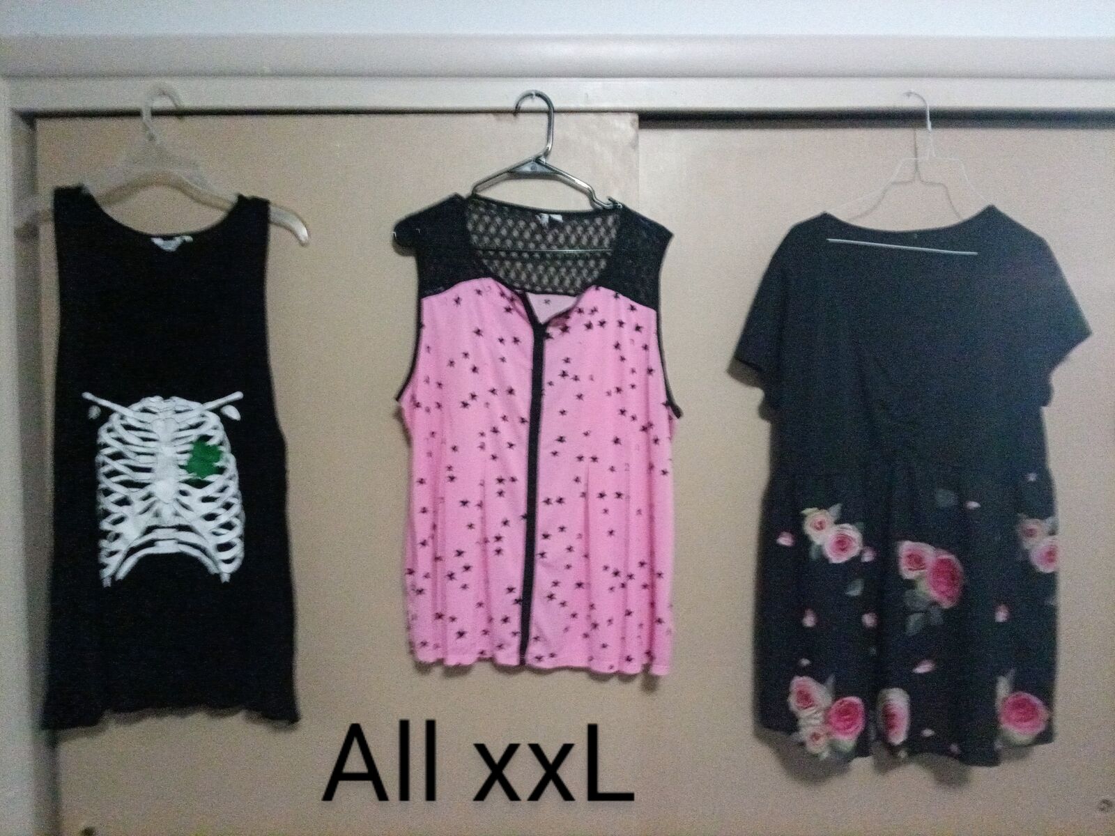 Three plus tops XXL floral , stars, skeleton