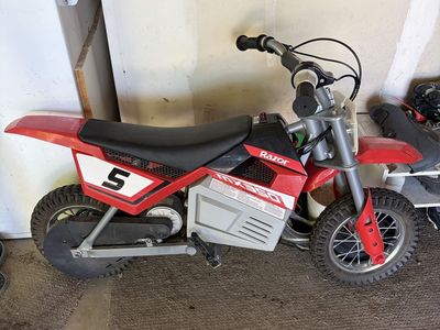 Razor MX350 Dirt Rocket Electric Motocross Bike - Red, Used