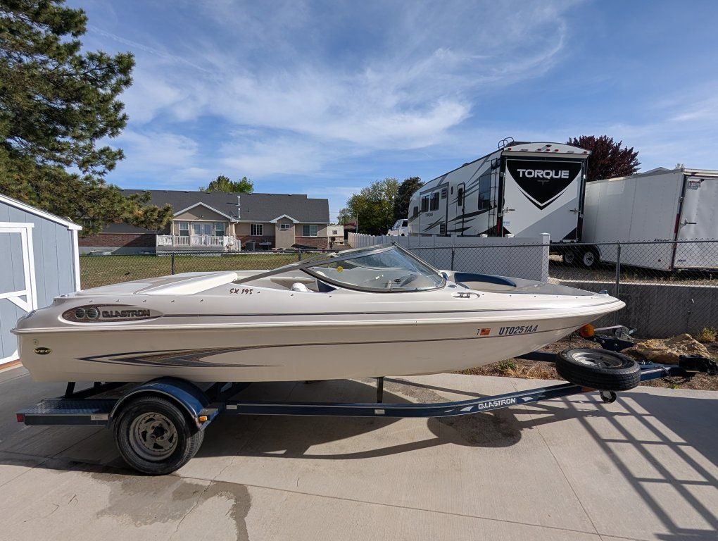 2001 Glastron SX 195