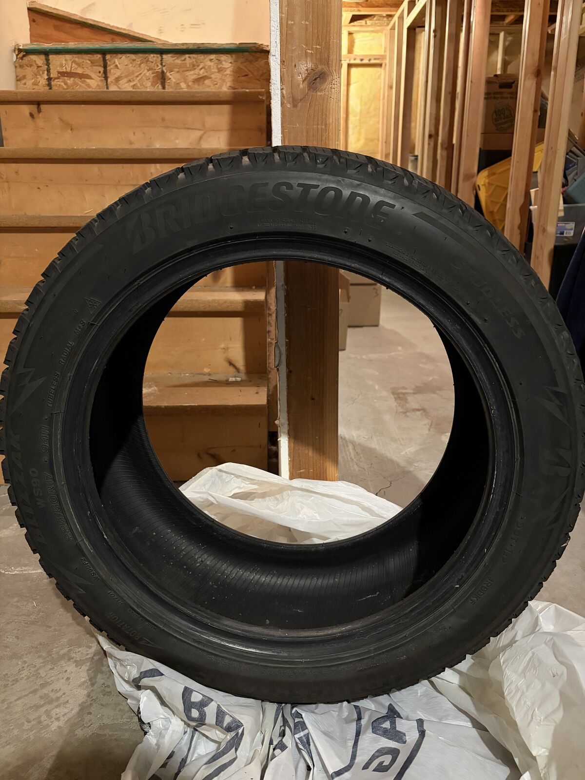 Bridgestone Blizzak Tires WS90 225/50R17 (Set of 4)