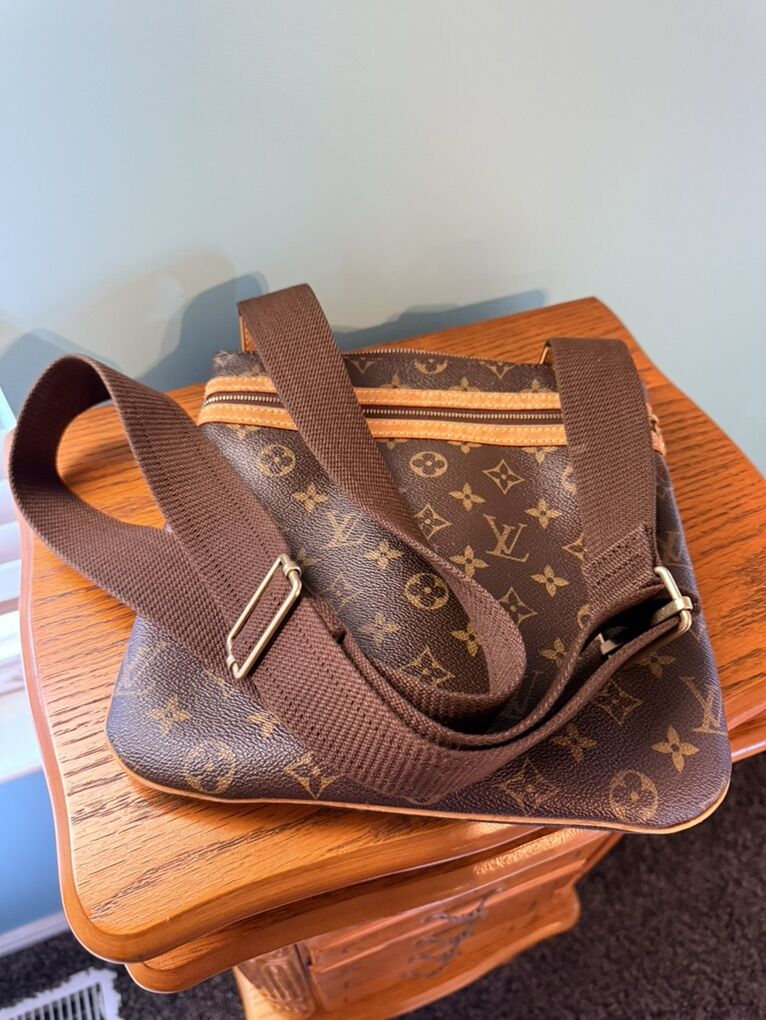 Louis Vuitton Crossbody