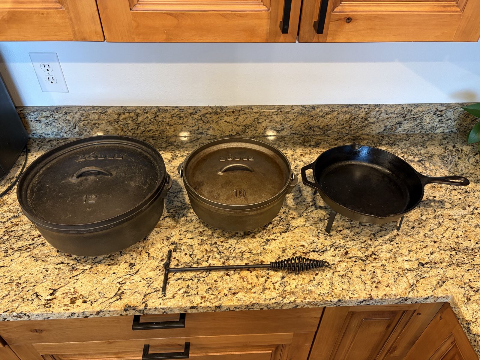 Lodge Cast Iron Cookware Set – Excellent Condition
