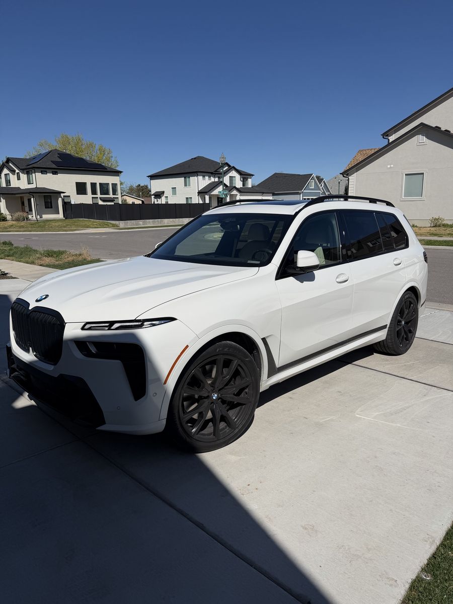2023 BMW X7 xDrive40i