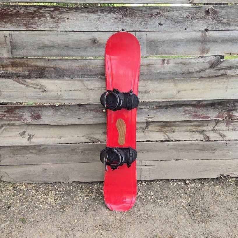 145 cm Red Snowboard Ride Specter Bindings