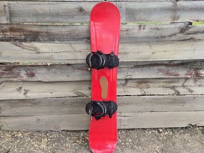 145 cm Red Snowboard Ride Specter Bindings