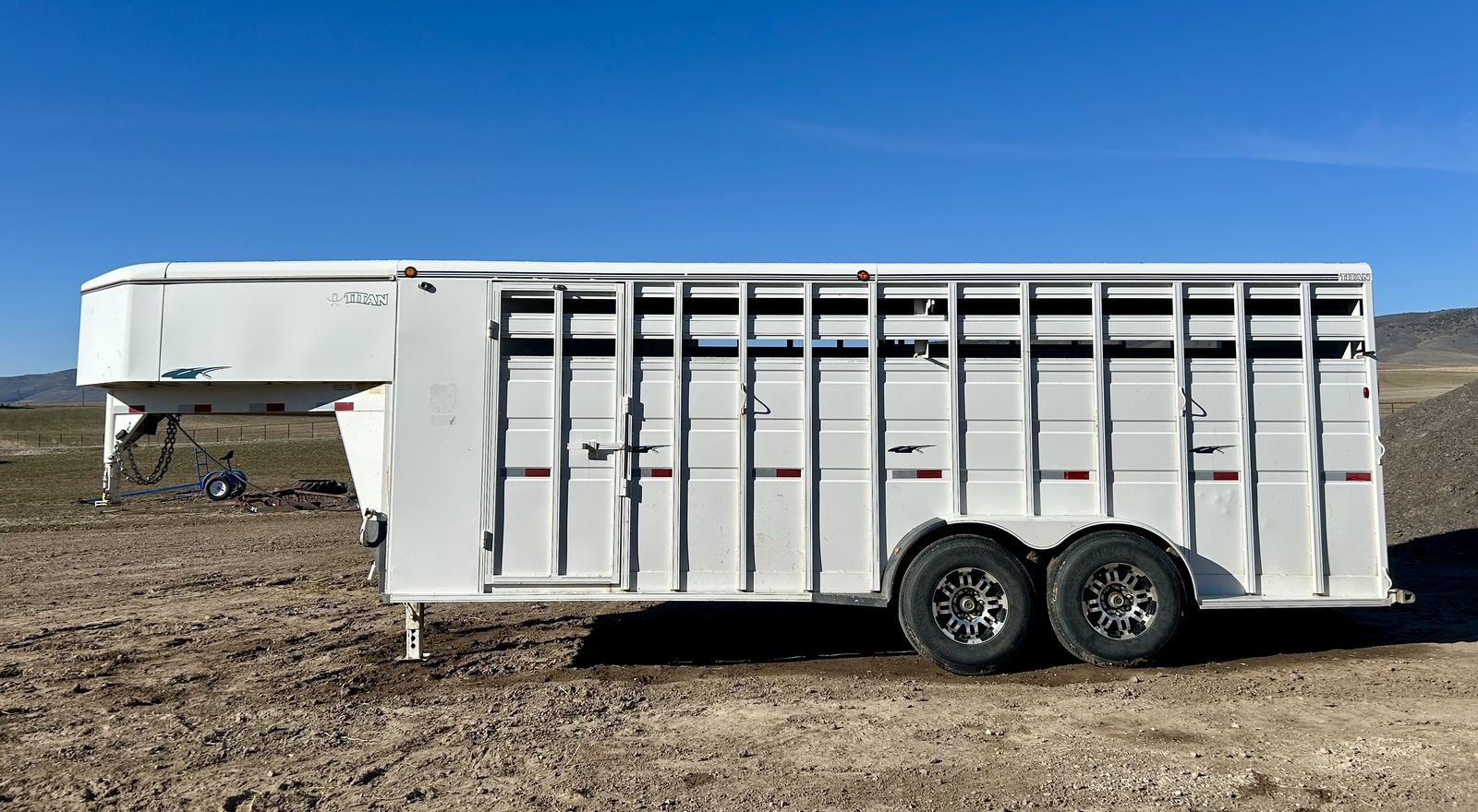 Titan Horse Trailer