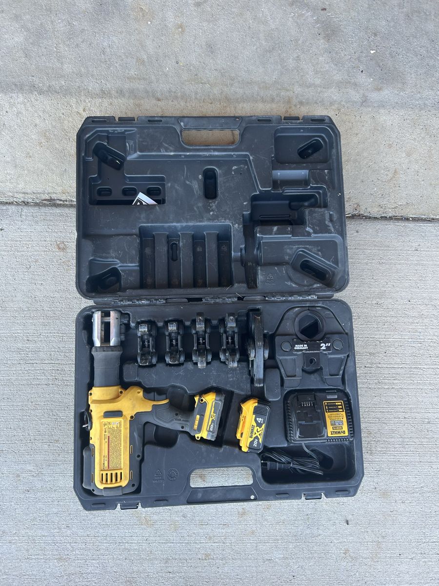 DEWALT DCE200 Press Tool Kit with Batteries & Charger - Excellent Condition