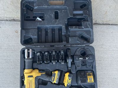 DEWALT DCE200 Press Tool Kit with Batteries & Charger - Excellent Condition