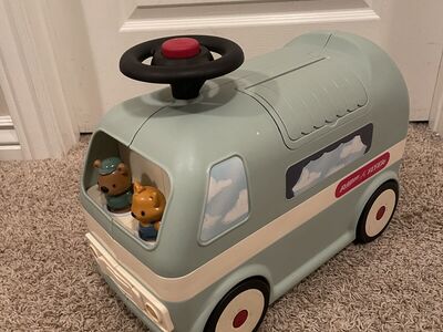 Radio Flyer Park & Play Camper Ride On