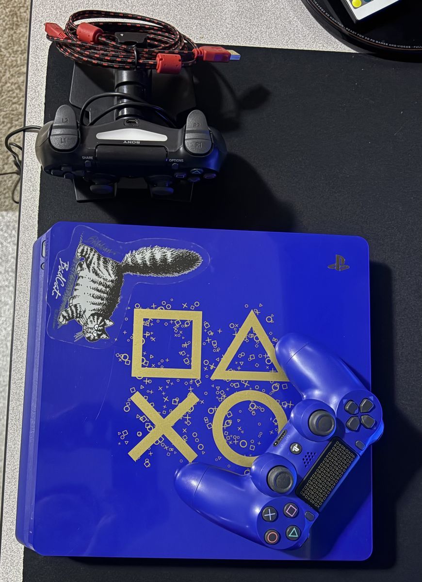 Limited Edition Days of Play PS4