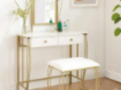 Vanity with heart on top of mirror