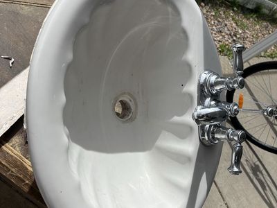 Flueted Drop In Sink With Faucet