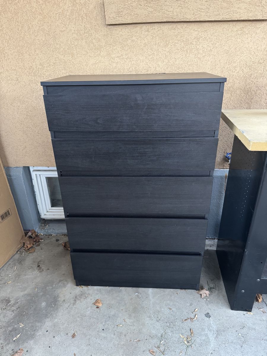 Black 5 drawer Dresser ( The Price Is Firm)