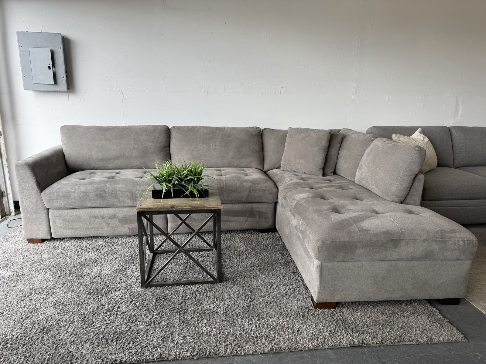GRAY COSTCO SECTIONAL SOFA COUCH W/ POWER FOOTREST