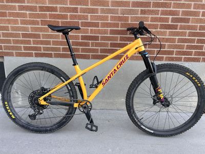 Santa Cruz Chameleon - Aluminum Hardtail Mountain Bike - FOX Fork, SRAM Drivetrain