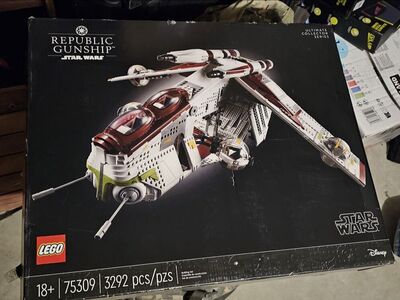 The LEGO® Star Wars™ Republic Gunship™ (75021)