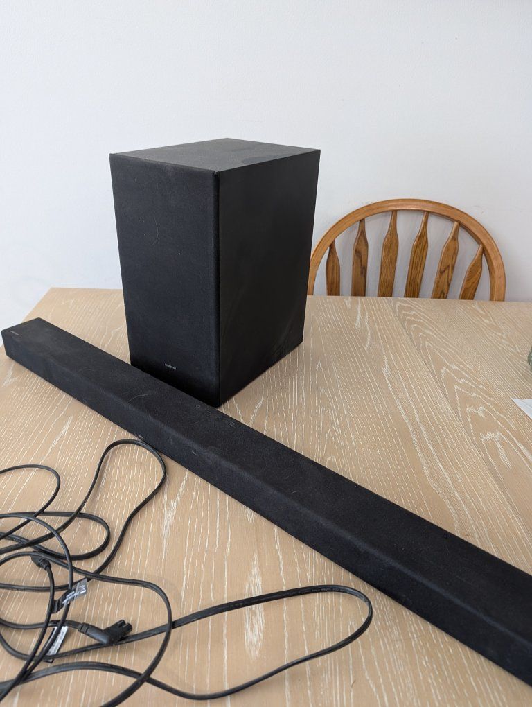 Samsung HW-A450 Soundbar & Subwoofer PS-WA45G - 2.1ch Audio, Bluetooth, Bass Boost