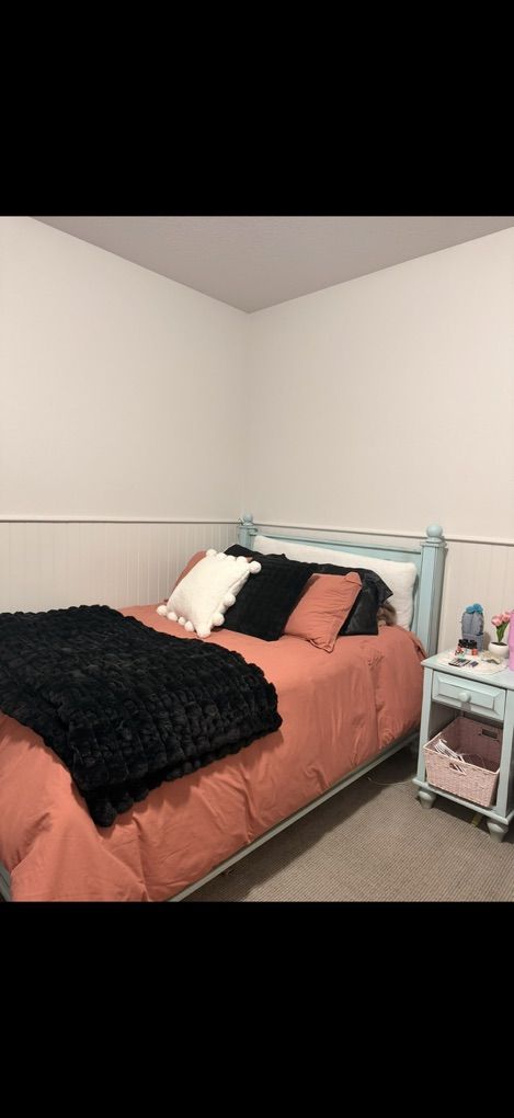 Bedroom Set (5 Piece)