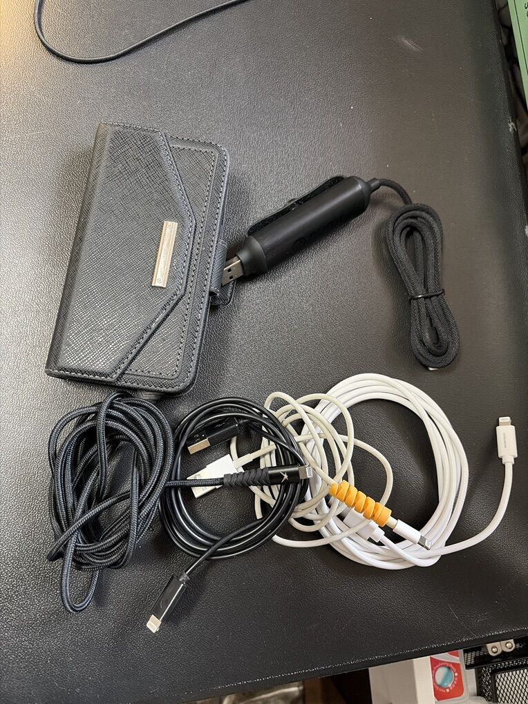 iPhone 13 Mini Cables