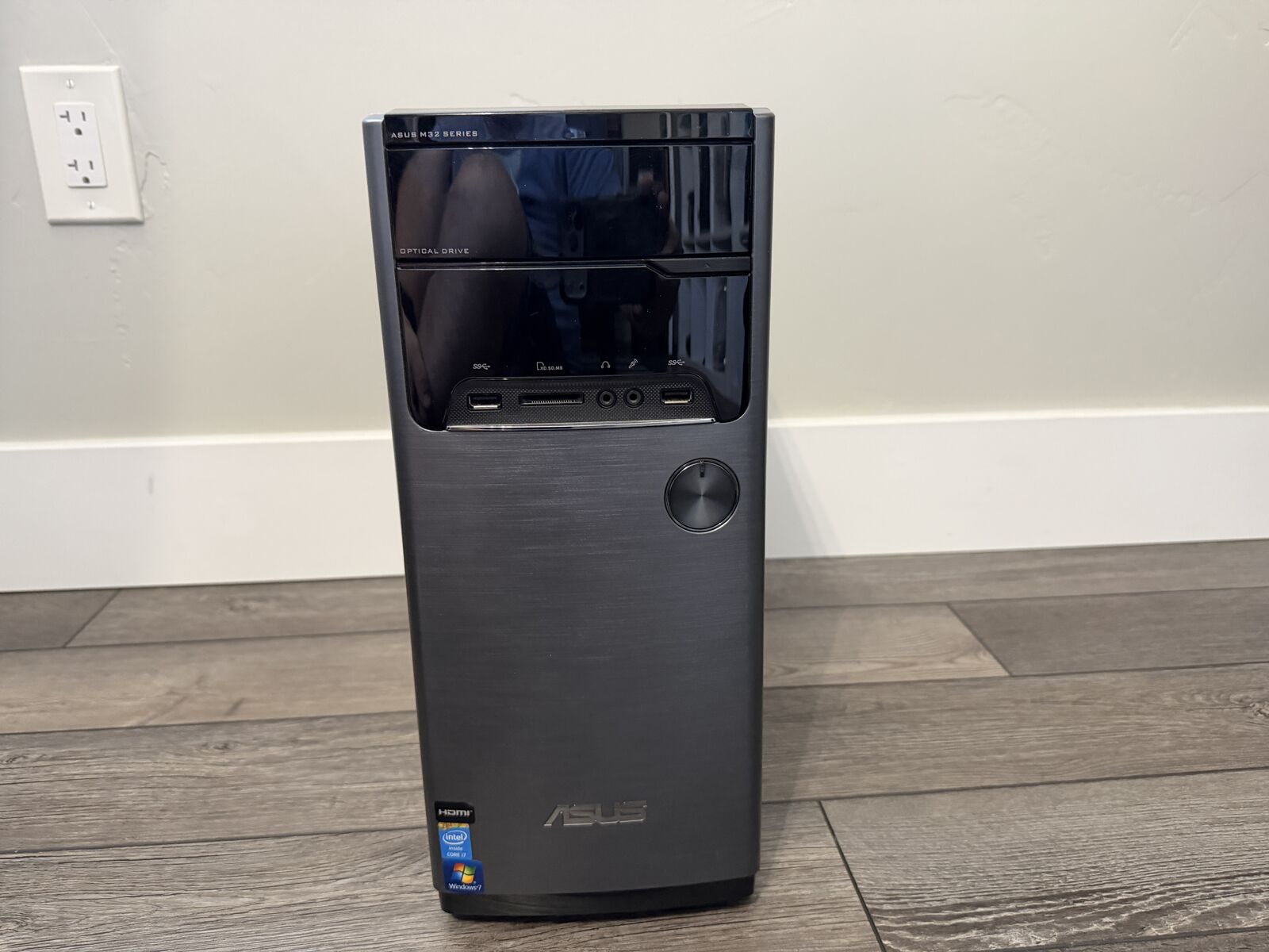 Asus M32 Series Desktop Computer