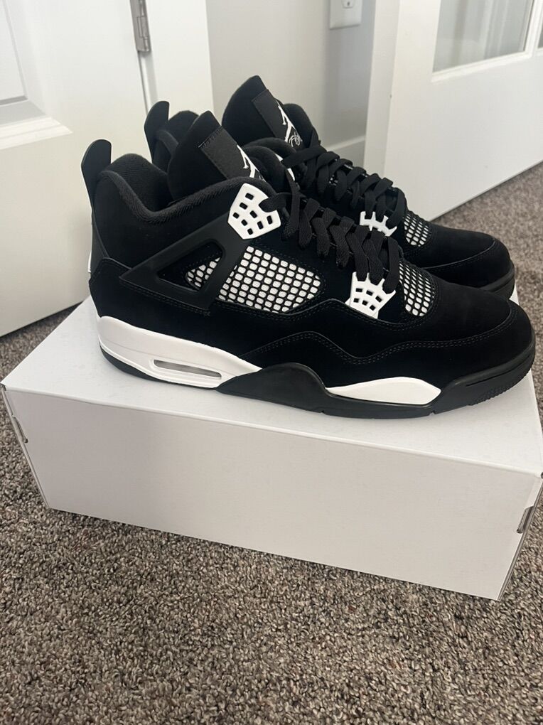 Air Jordan 4 Retro White Thunder Mens Size 12 New
