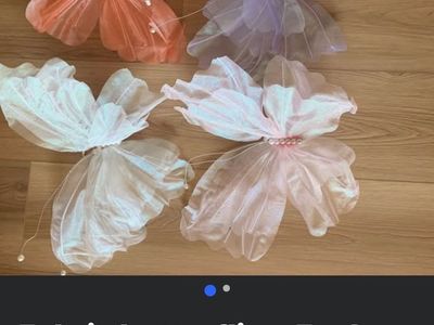 Fabric butterflies set to 2 in each color.