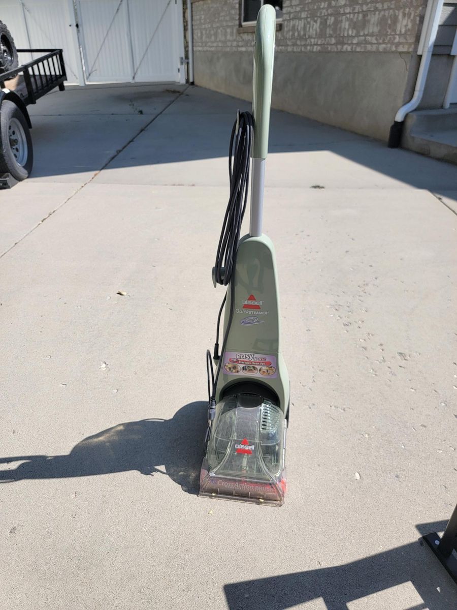 Bissell Quick Steamer carpet steamer
