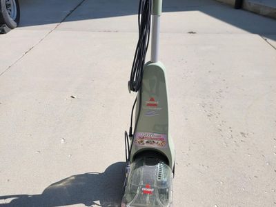 Bissell Quick Steamer carpet steamer