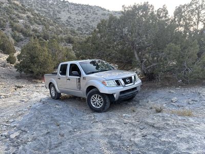 2015 NISSAN FRONTIER SV