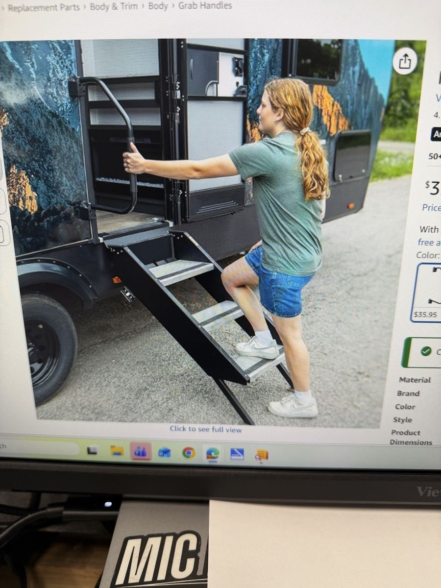 RV assisted floating handle