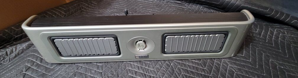 Infinity center speaker
