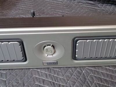 Infinity center speaker