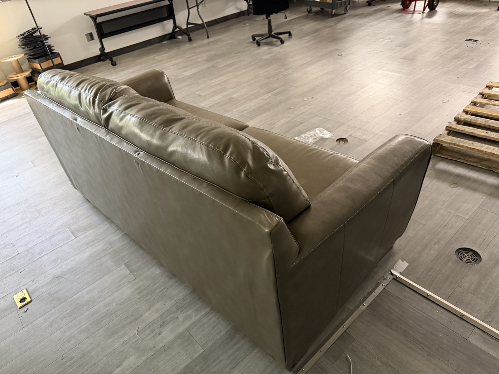 Main image 3