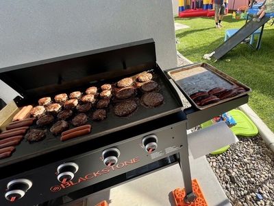 Blackstone 36" 4-Burner Propane Griddle with soft Cover