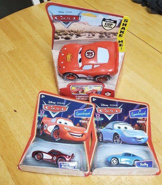 Disney Pixar Cars Diecast Toy Lot - Radiator Springs McQueen, Sally & Shake Me McQueen