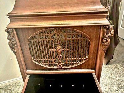 Brunswick Model 122 Antique Victrola Phonograph & Record Player, Vintage Wooden Cabinet