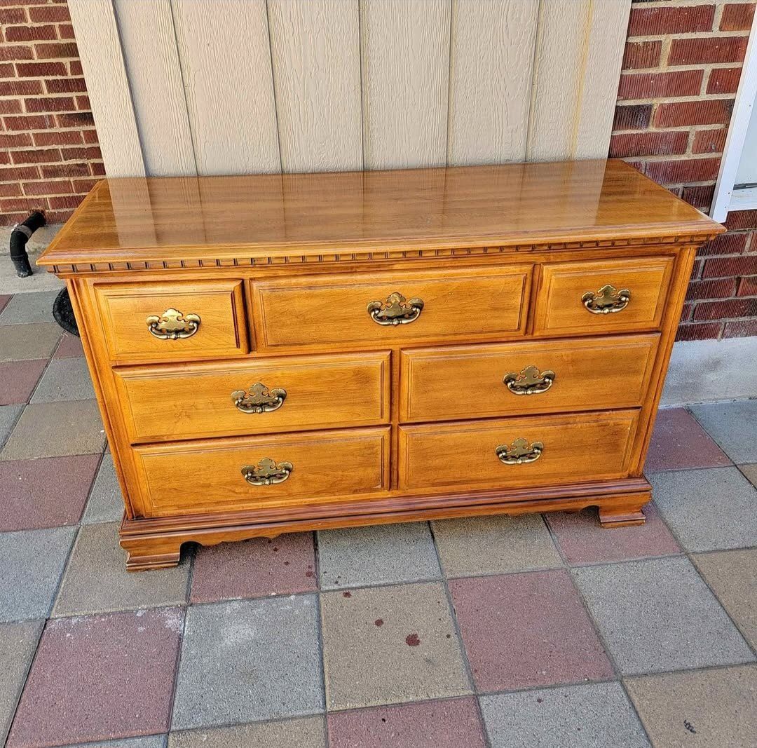 7 Drawer Solid Wood Dresser