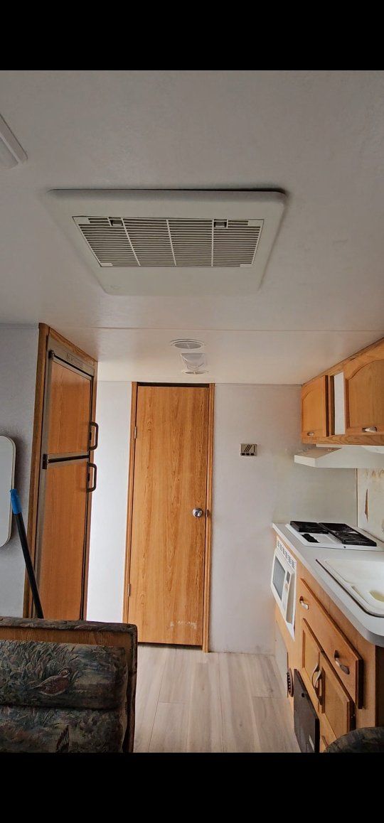 Main image 3