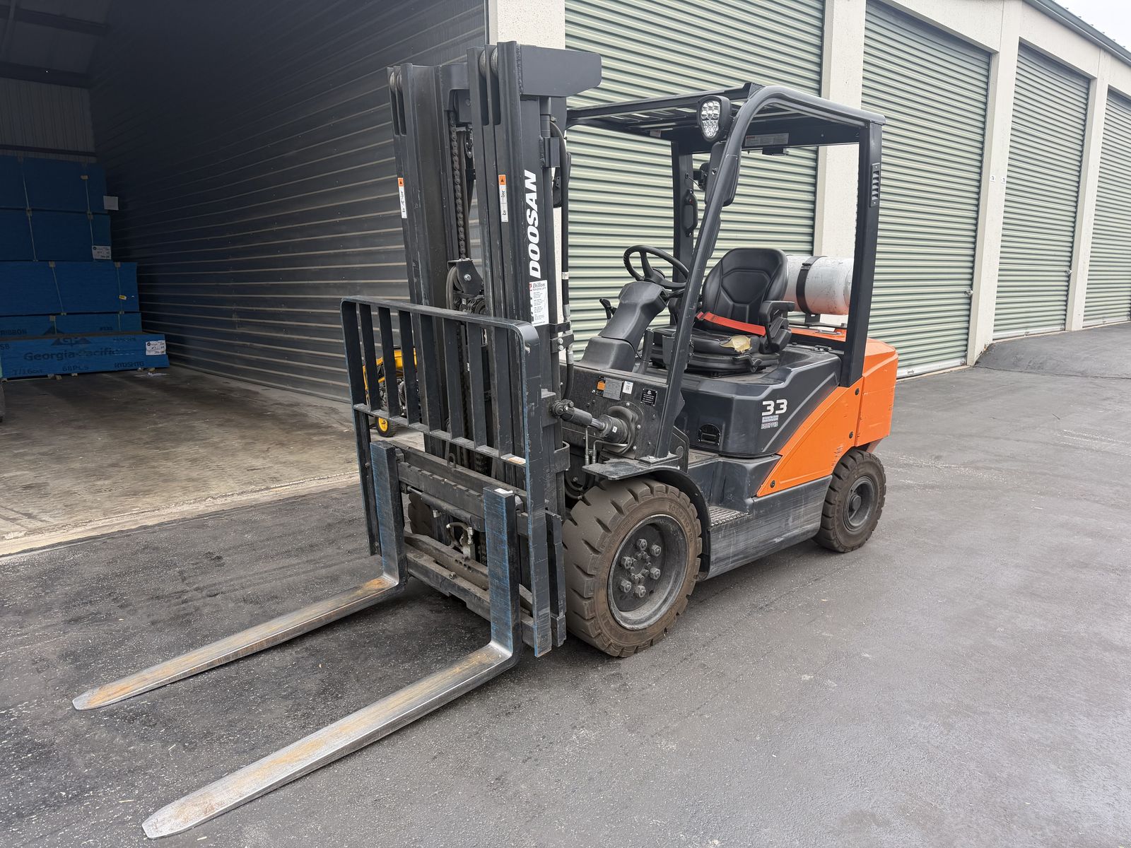 2024 Doosan 6000lb Forklift