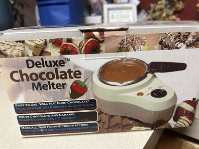 Deluxe Chocolate Melter - Easy-to-Use Chocolate and Caramel Melting Pot