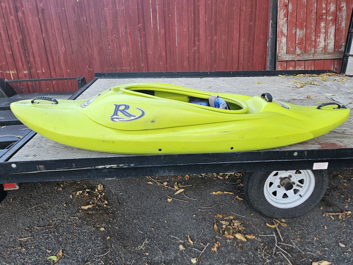 RIOT 52 KAYAK, CARBON FIBER AND FIBERGLASS PADDLES