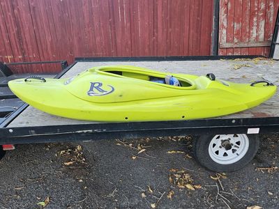 RIOT 52 KAYAK, CARBON FIBER AND FIBERGLASS PADDLES