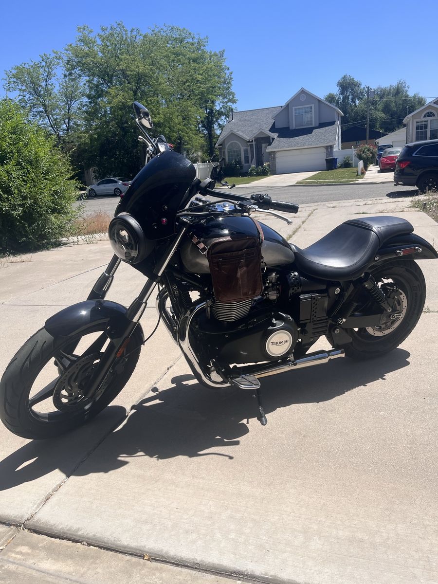 Triumph Speedmaster Bobber Custom Motorcycle - Black/Silver